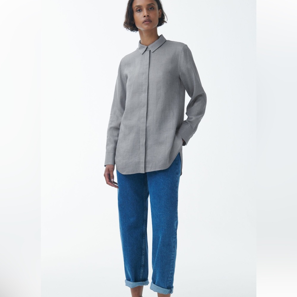 COS like new Gray Textured button down Sz 2